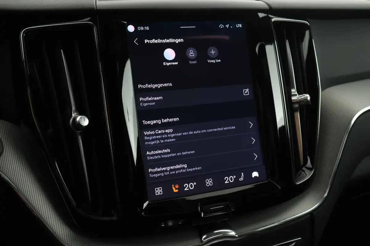 2.0 T6 Plug-in hybrid AWD Plus Dark Trekhaak Camera Memory Keyless Panoramadak Navigatie