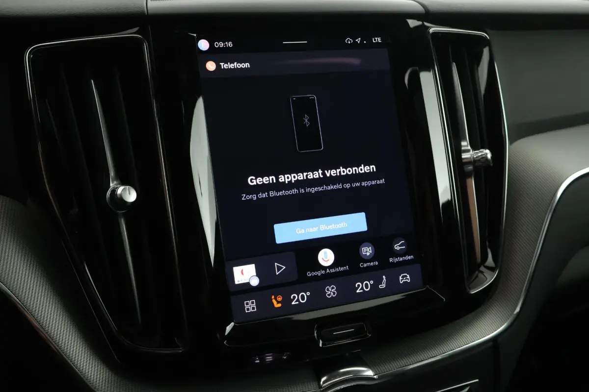 2.0 T6 Plug-in hybrid AWD Plus Dark Trekhaak Camera Memory Keyless Panoramadak Navigatie