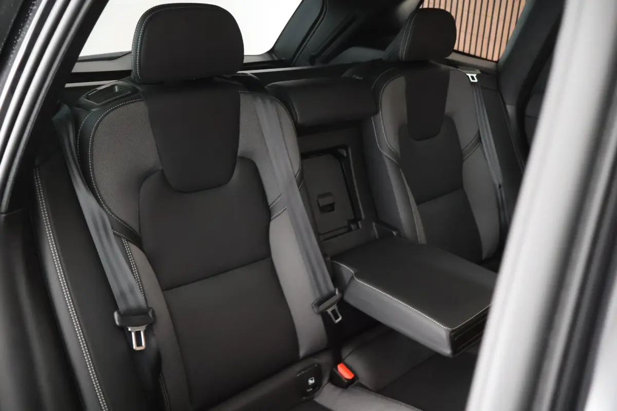 2.0 T6 Plug-in hybrid AWD Plus Dark Trekhaak Camera Memory Keyless Panoramadak Navigatie