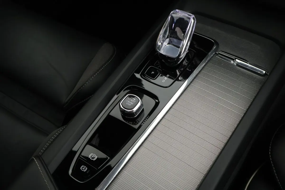 2.0 T6 Plug-in hybrid AWD Plus Dark Trekhaak Camera Memory Keyless Panoramadak Navigatie