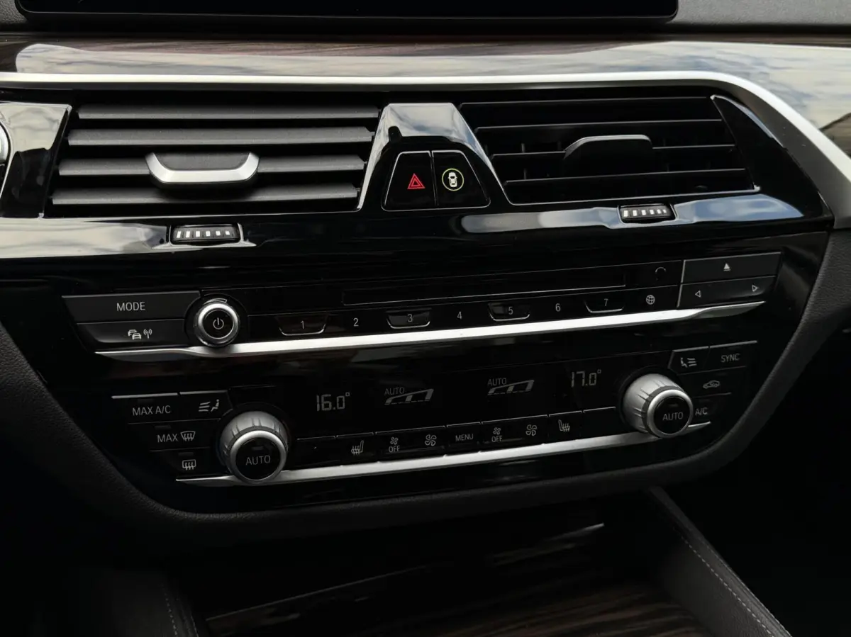 520i Luxury Led, Pano, Digidash, Leer, H/K..