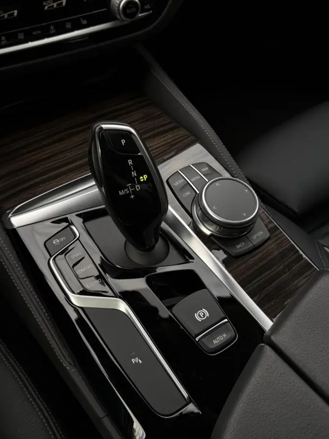 520i Luxury Led, Pano, Digidash, Leer, H/K..