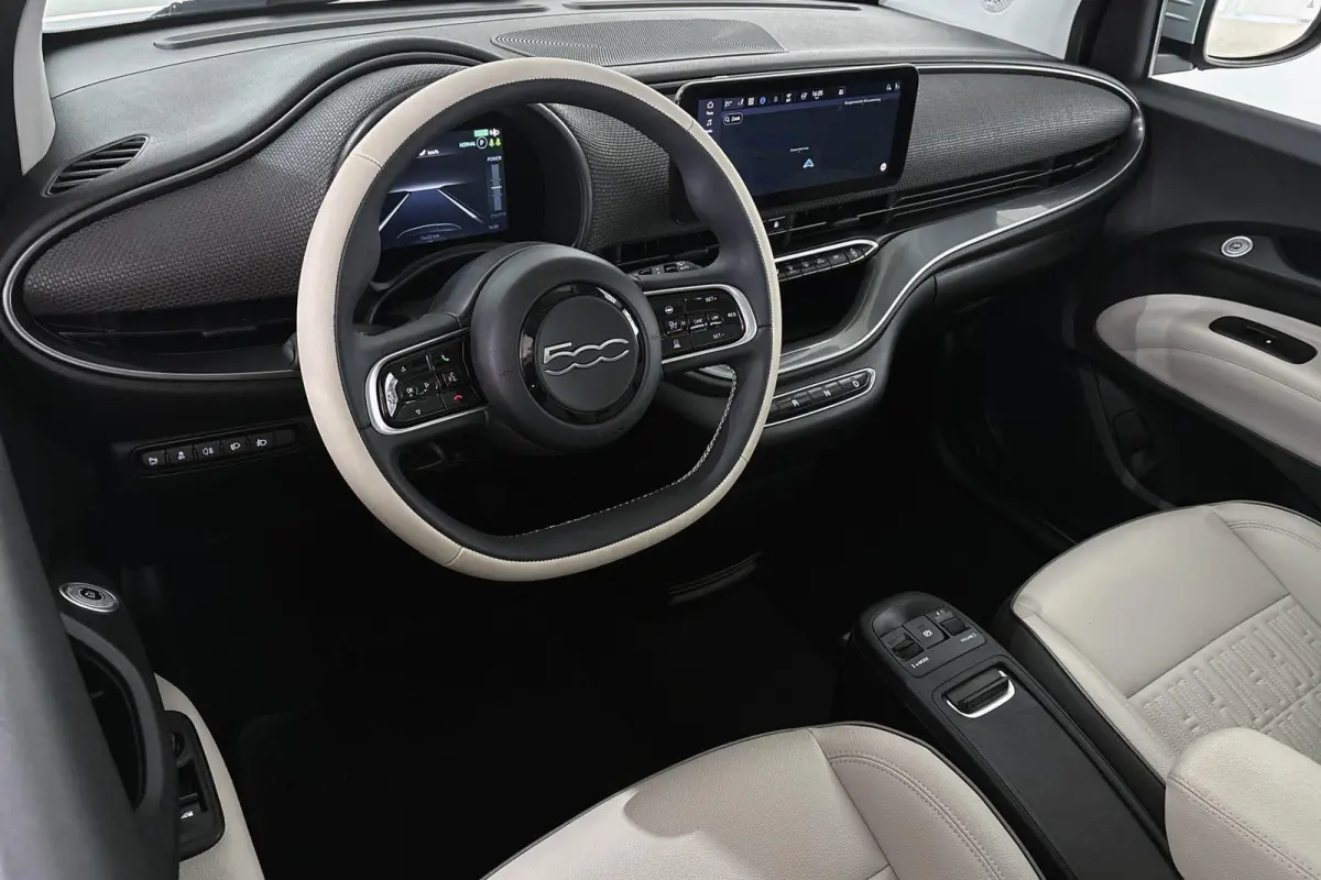 La Prima 42 kWh Pano Leder Stoelverwarming JBL Camera Apple CarPlay