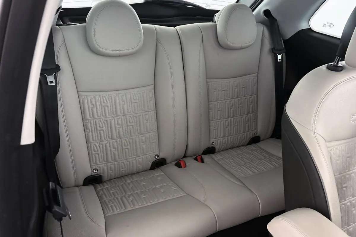 La Prima 42 kWh Pano Leder Stoelverwarming JBL Camera Apple CarPlay