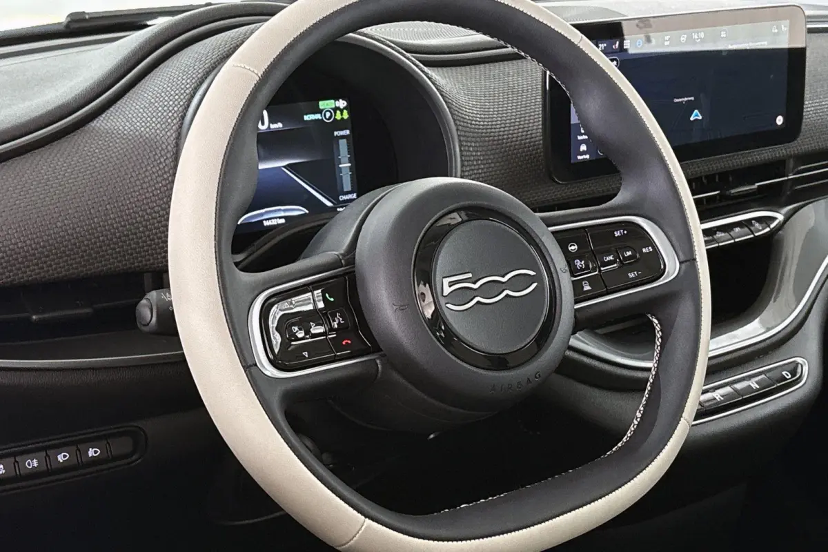 La Prima 42 kWh Pano Leder Stoelverwarming JBL Camera Apple CarPlay