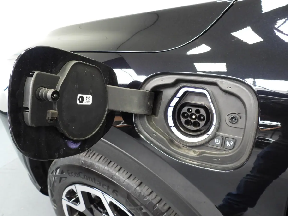 2.5 PHEV Plug-In Active NAVI/CAMERA/LED/HEAD-UP/18"LMV!