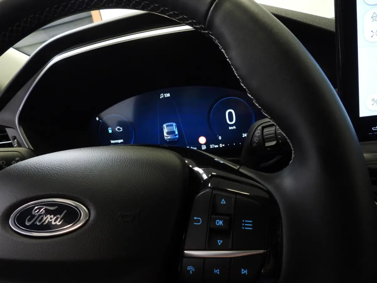 2.5 PHEV Plug-In Active NAVI/CAMERA/LED/HEAD-UP/18"LMV!