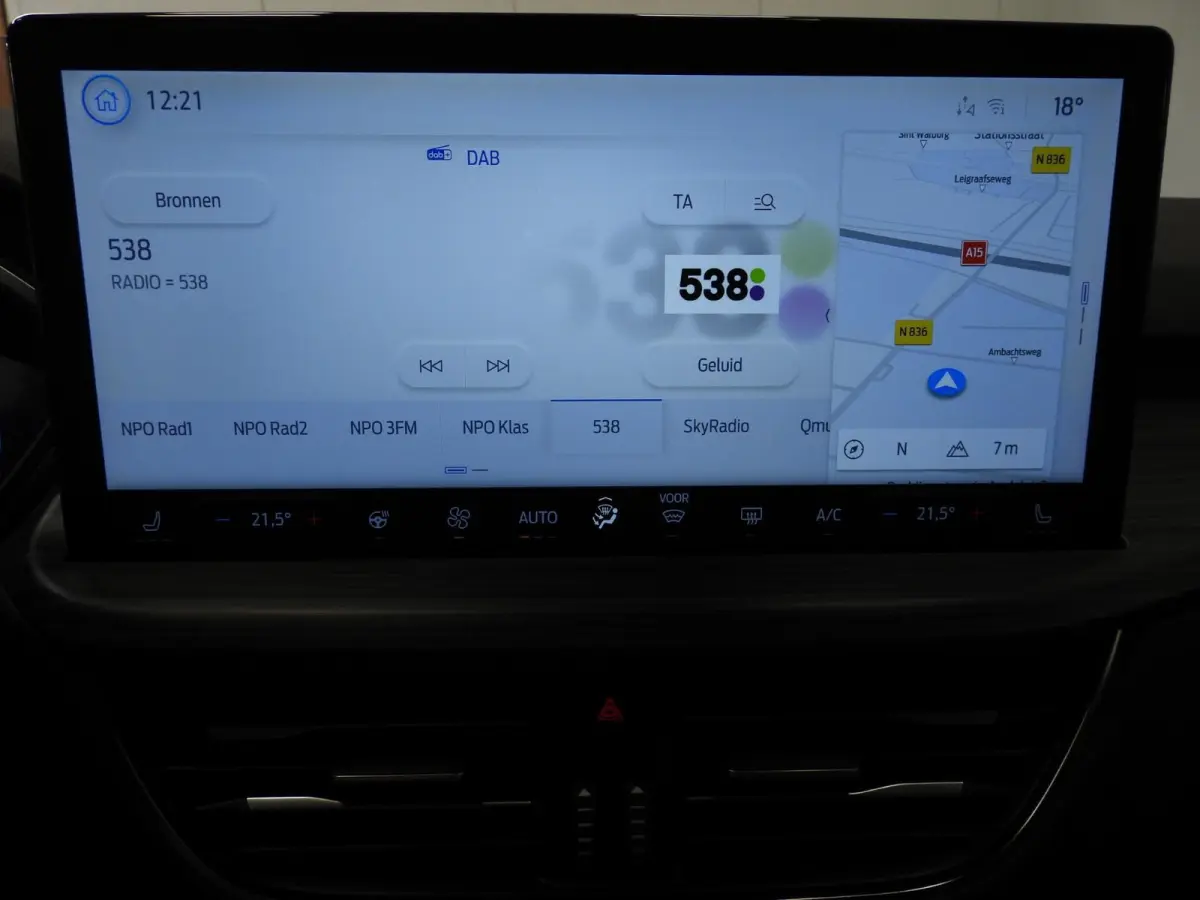 2.5 PHEV Plug-In Active NAVI/CAMERA/LED/HEAD-UP/18"LMV!