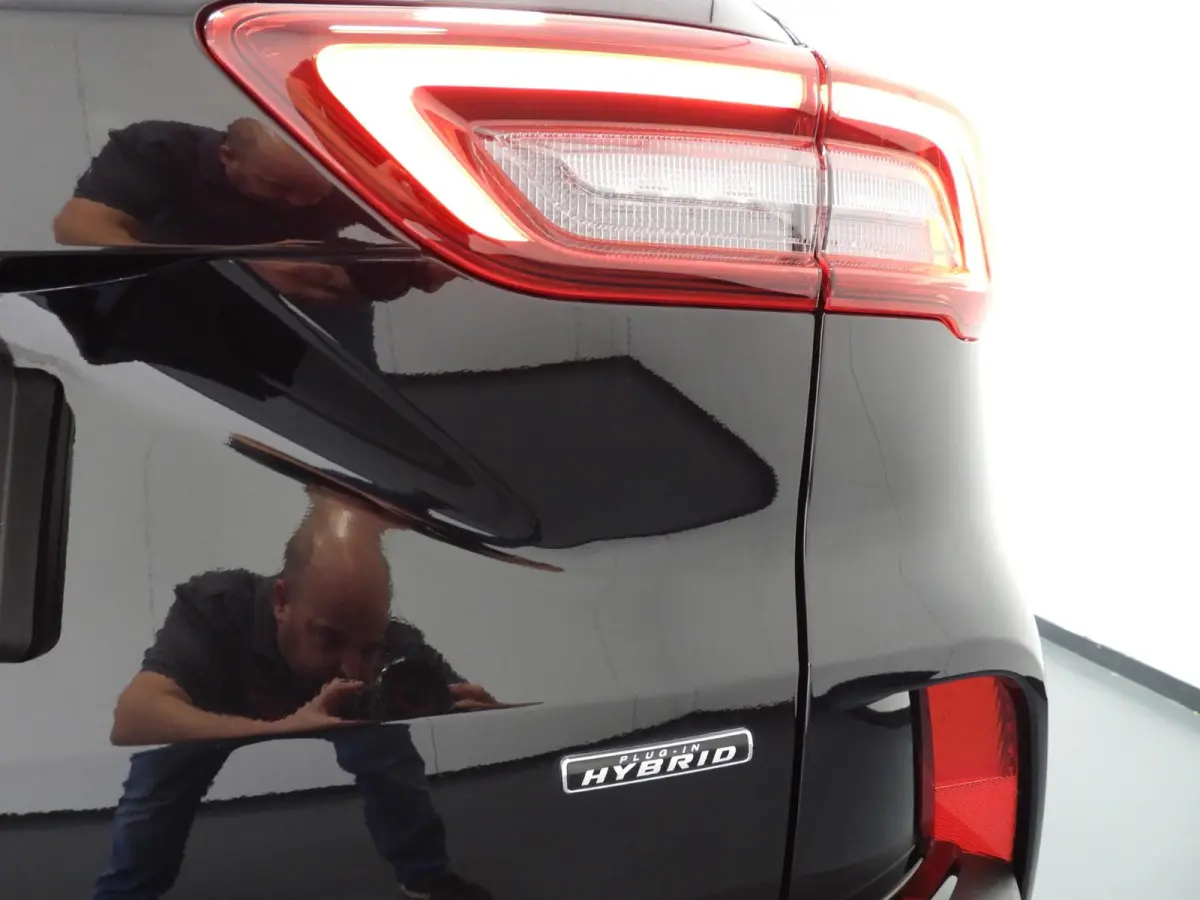 2.5 PHEV Plug-In Active NAVI/CAMERA/LED/HEAD-UP/18"LMV!