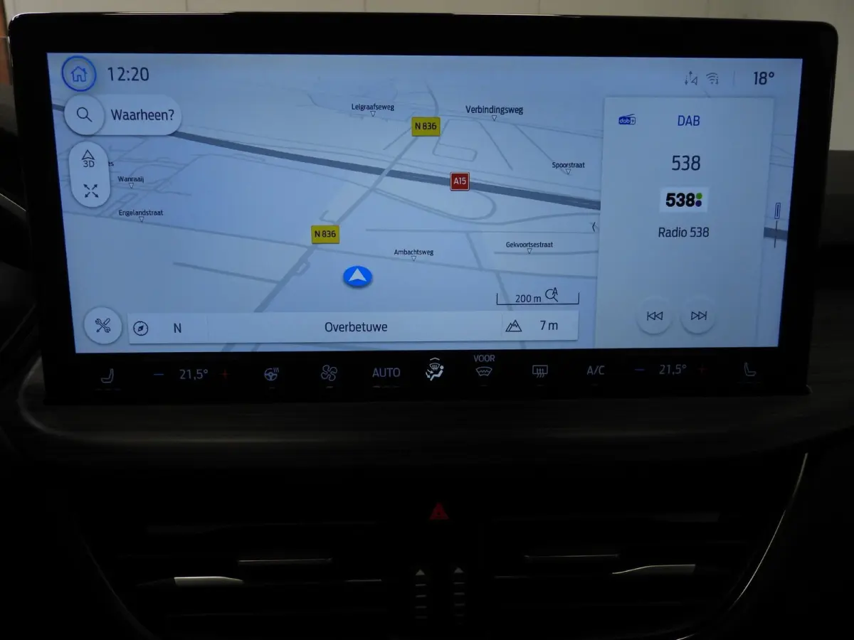 2.5 PHEV Plug-In Active NAVI/CAMERA/LED/HEAD-UP/18"LMV!