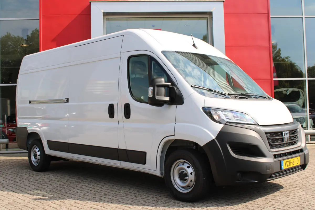 33 2.2 MultiJet 140PK L3H2 | NIEUWE BUS! BPM VRIJ! | ACHTERUITRIJ CAMERA | APPLE CARPLAY/ANDROID AUTO | 3-ZITS | CRUISE CONTROL | CLIMATE CONTROL | DAB+ RADIO | DIGITALE COCKPIT |