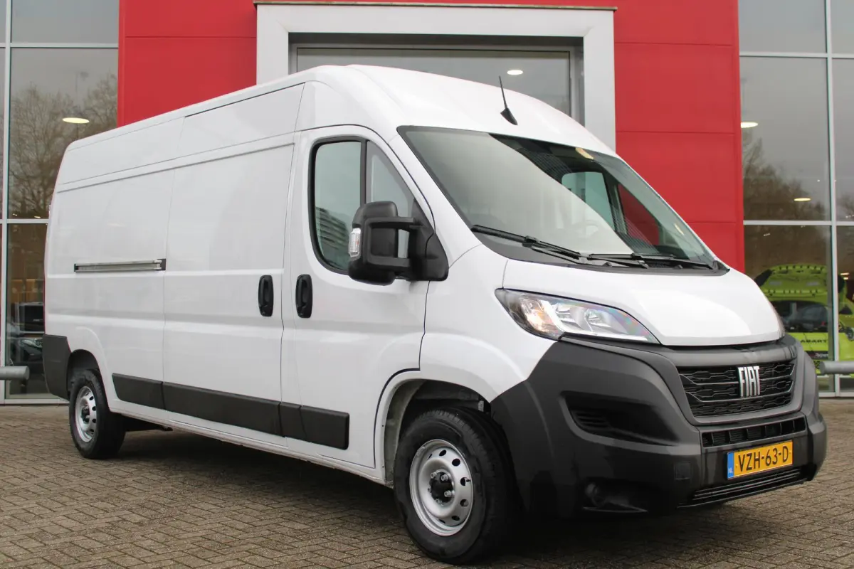 33 2.2 MultiJet 140PK L3H2 | NIEUWE BUS! BPM VRIJ! | ACHTERUITRIJ CAMERA | APPLE CARPLAY/ANDROID AUTO | 3-ZITS | CRUISE CONTROL | CLIMATE CONTROL | DAB+ RADIO | DIGITALE COCKPIT |