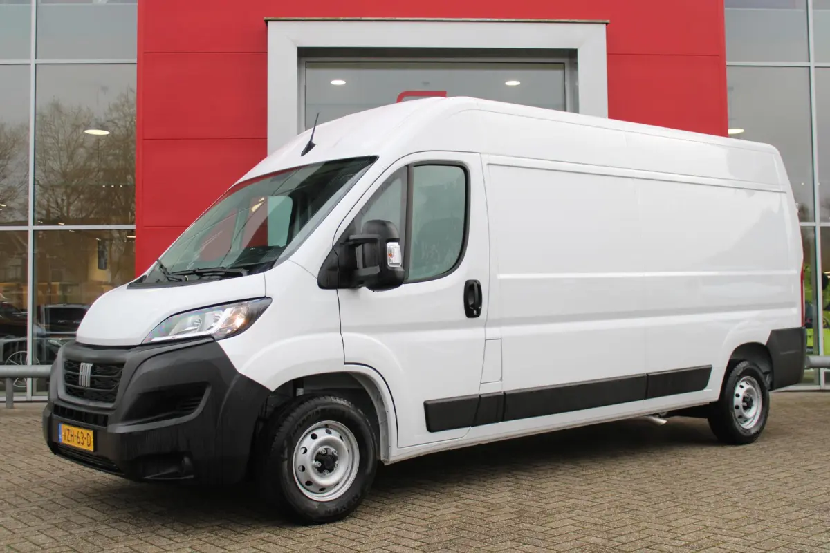33 2.2 MultiJet 140PK L3H2 | NIEUWE BUS! BPM VRIJ! | ACHTERUITRIJ CAMERA | APPLE CARPLAY/ANDROID AUTO | 3-ZITS | CRUISE CONTROL | CLIMATE CONTROL | DAB+ RADIO | DIGITALE COCKPIT |
