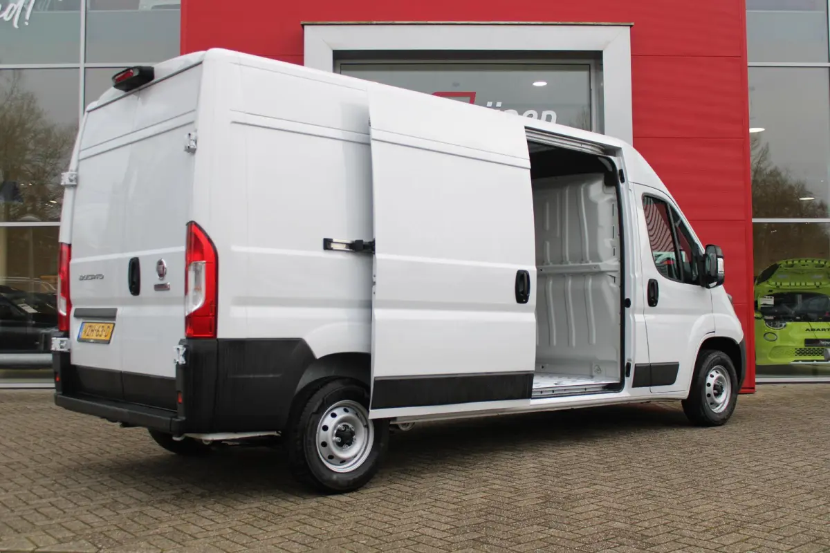 33 2.2 MultiJet 140PK L3H2 | NIEUWE BUS! BPM VRIJ! | ACHTERUITRIJ CAMERA | APPLE CARPLAY/ANDROID AUTO | 3-ZITS | CRUISE CONTROL | CLIMATE CONTROL | DAB+ RADIO | DIGITALE COCKPIT |