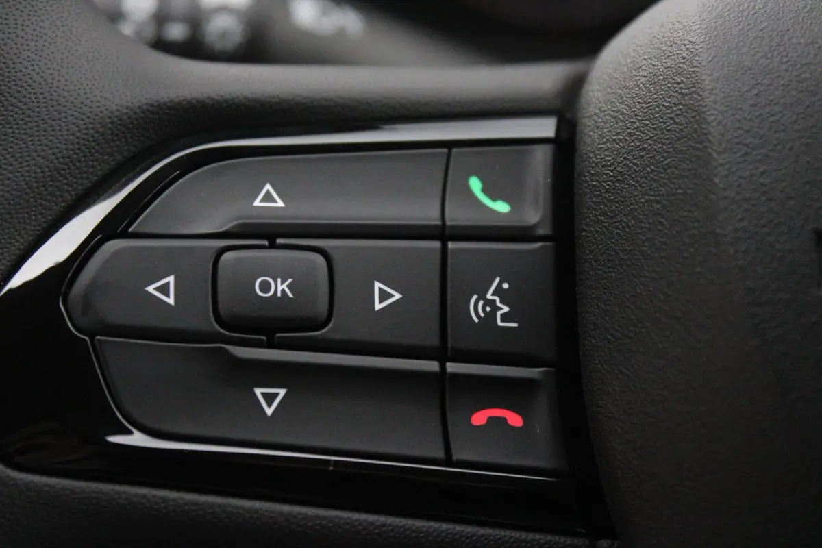 33 2.2 MultiJet 140PK L3H2 | NIEUWE BUS! BPM VRIJ! | ACHTERUITRIJ CAMERA | APPLE CARPLAY/ANDROID AUTO | 3-ZITS | CRUISE CONTROL | CLIMATE CONTROL | DAB+ RADIO | DIGITALE COCKPIT |