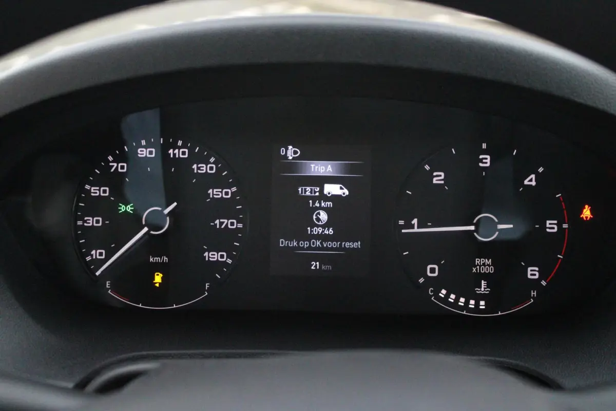33 2.2 MultiJet 140PK L3H2 | NIEUWE BUS! BPM VRIJ! | ACHTERUITRIJ CAMERA | APPLE CARPLAY/ANDROID AUTO | 3-ZITS | CRUISE CONTROL | CLIMATE CONTROL | DAB+ RADIO | DIGITALE COCKPIT |
