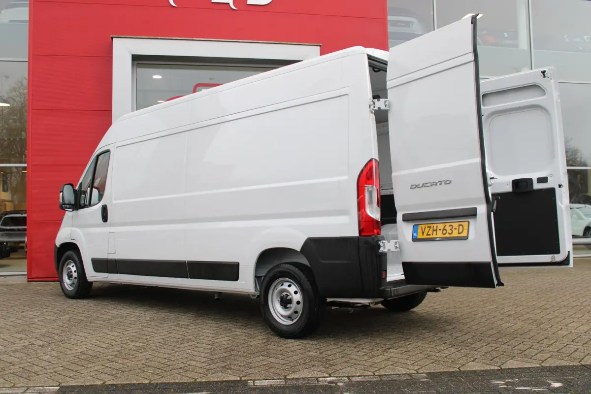 33 2.2 MultiJet 140PK L3H2 | NIEUWE BUS! BPM VRIJ! | ACHTERUITRIJ CAMERA | APPLE CARPLAY/ANDROID AUTO | 3-ZITS | CRUISE CONTROL | CLIMATE CONTROL | DAB+ RADIO | DIGITALE COCKPIT |
