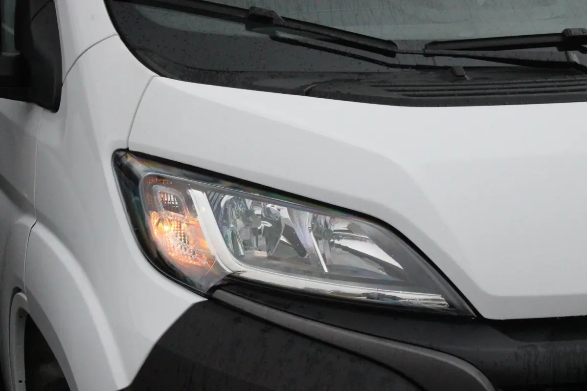 33 2.2 MultiJet 140PK L3H2 | NIEUWE BUS! BPM VRIJ! | ACHTERUITRIJ CAMERA | APPLE CARPLAY/ANDROID AUTO | 3-ZITS | CRUISE CONTROL | CLIMATE CONTROL | DAB+ RADIO | DIGITALE COCKPIT |