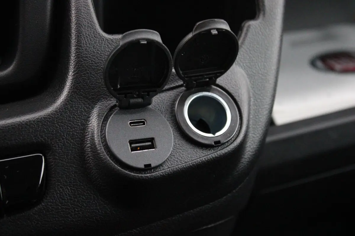 33 2.2 MultiJet 140PK L3H2 | NIEUWE BUS! BPM VRIJ! | ACHTERUITRIJ CAMERA | APPLE CARPLAY/ANDROID AUTO | 3-ZITS | CRUISE CONTROL | CLIMATE CONTROL | DAB+ RADIO | DIGITALE COCKPIT |