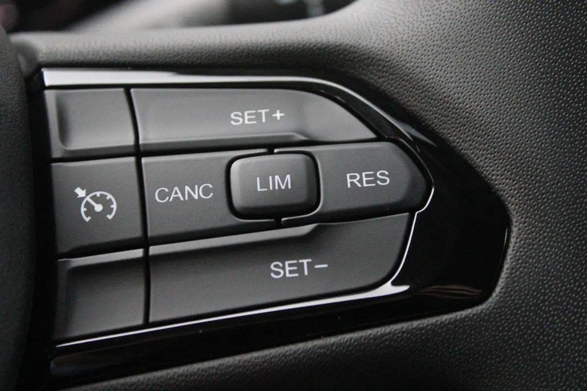 33 2.2 MultiJet 140PK L3H2 | NIEUWE BUS! BPM VRIJ! | ACHTERUITRIJ CAMERA | APPLE CARPLAY/ANDROID AUTO | 3-ZITS | CRUISE CONTROL | CLIMATE CONTROL | DAB+ RADIO | DIGITALE COCKPIT |