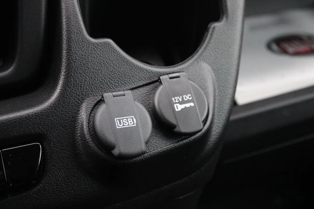 33 2.2 MultiJet 140PK L3H2 | NIEUWE BUS! BPM VRIJ! | ACHTERUITRIJ CAMERA | APPLE CARPLAY/ANDROID AUTO | 3-ZITS | CRUISE CONTROL | CLIMATE CONTROL | DAB+ RADIO | DIGITALE COCKPIT |