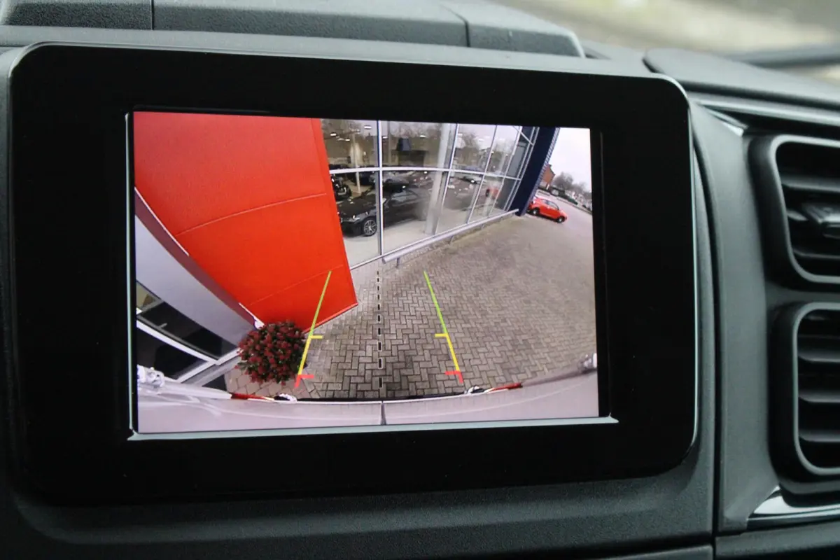 33 2.2 MultiJet 140PK L3H2 | NIEUWE BUS! BPM VRIJ! | ACHTERUITRIJ CAMERA | APPLE CARPLAY/ANDROID AUTO | 3-ZITS | CRUISE CONTROL | CLIMATE CONTROL | DAB+ RADIO | DIGITALE COCKPIT |