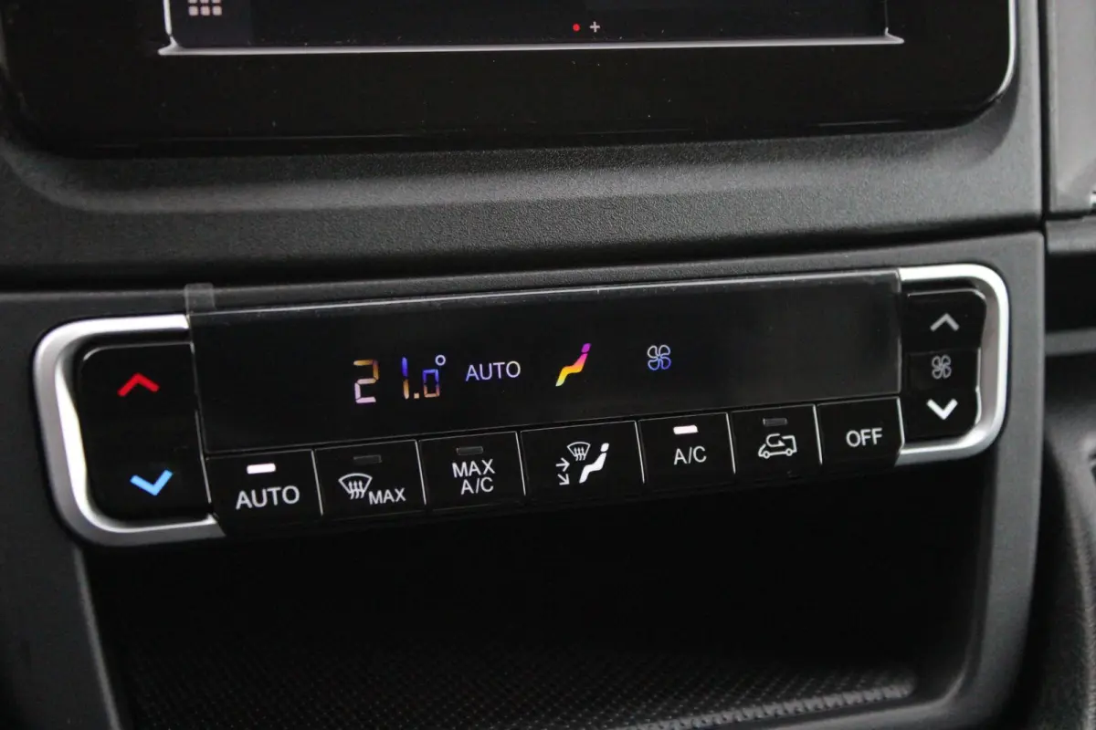 33 2.2 MultiJet 140PK L3H2 | NIEUWE BUS! BPM VRIJ! | ACHTERUITRIJ CAMERA | APPLE CARPLAY/ANDROID AUTO | 3-ZITS | CRUISE CONTROL | CLIMATE CONTROL | DAB+ RADIO | DIGITALE COCKPIT |
