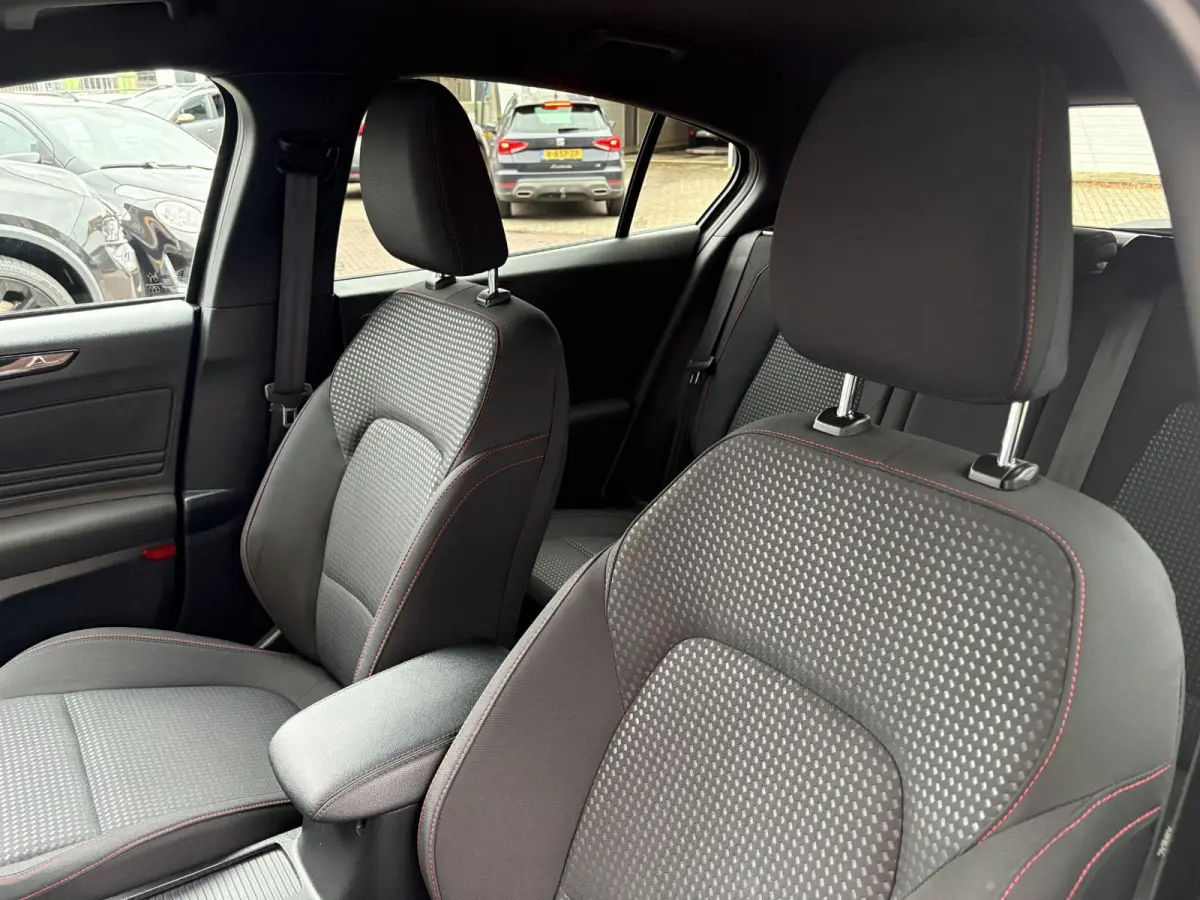1.0 EcoBoost Hybrid ST-Line X SPORT/LED/CARPLAY/B&O/NL-AUTO/1E EIG.