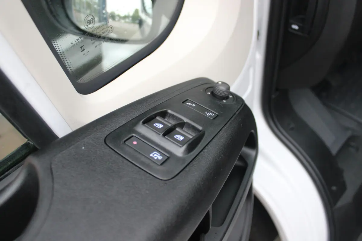 33 2.2 MultiJet 140PK L3H2 | NIEUWE BUS! BPM VRIJ! | ACHTERUITRIJ CAMERA | APPLE CARPLAY/ANDROID AUTO | 3-ZITS | CRUISE CONTROL | CLIMATE CONTROL | DAB+ RADIO | DIGITALE COCKPIT |