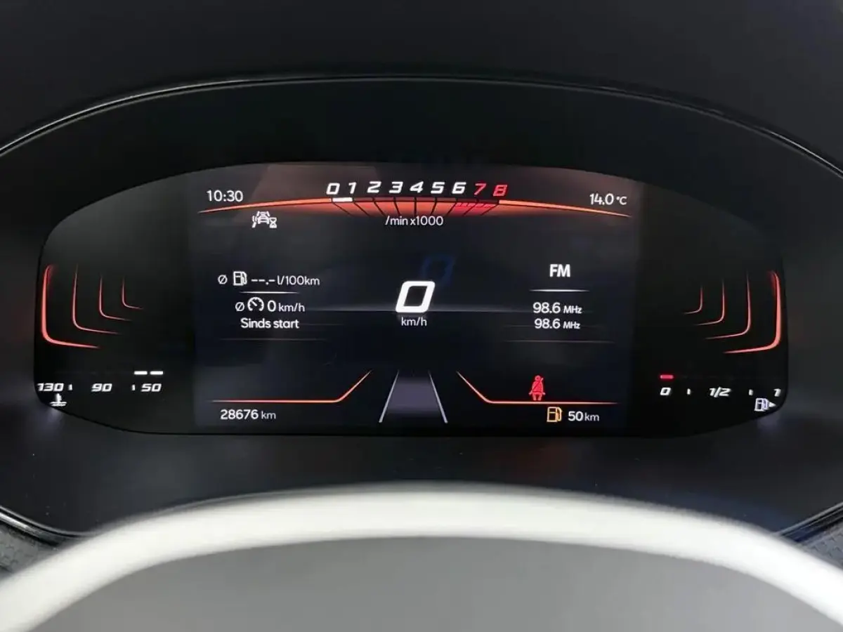 1.0 TSI FR Xperience / Drive Assist / Carplay / Virtual / LED