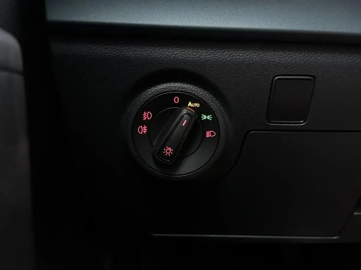 1.0 TSI FR Xperience / Drive Assist / Carplay / Virtual / LED