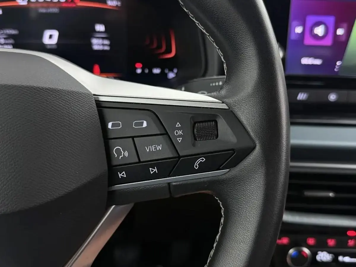 1.0 TSI FR Xperience / Drive Assist / Carplay / Virtual / LED