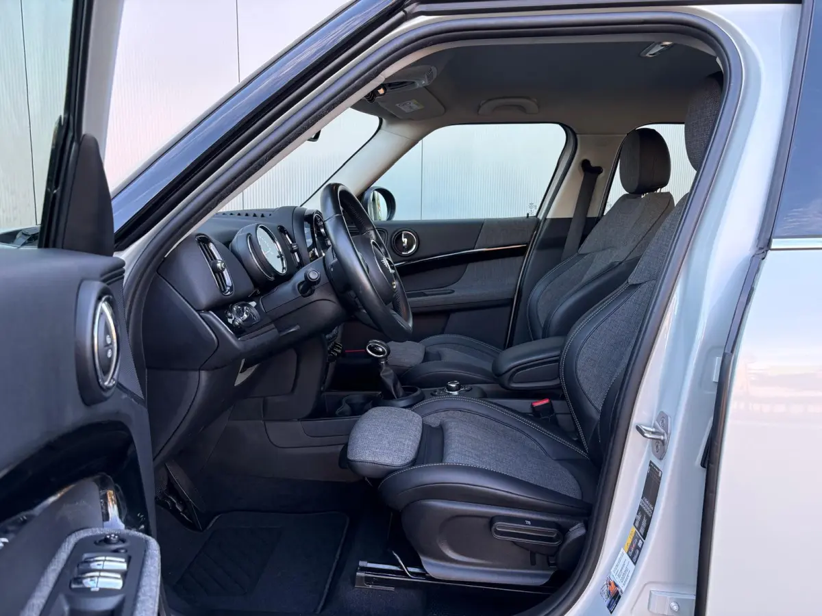 1.5 PHEV 221PK Cooper S E ALL4 Navigatie/Carplay-Android-auto/Parkeerhulp