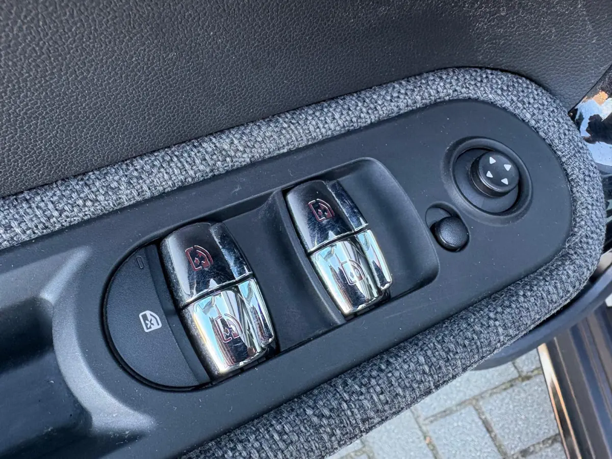1.5 PHEV 221PK Cooper S E ALL4 Navigatie/Carplay-Android-auto/Parkeerhulp