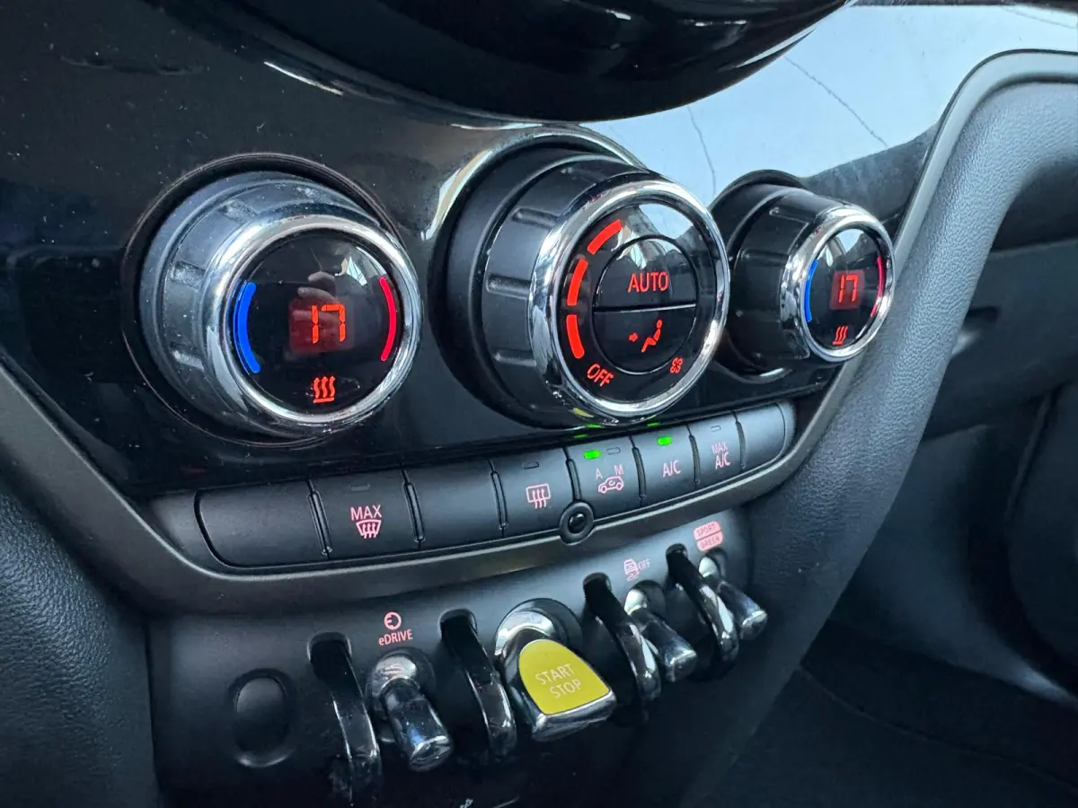 1.5 PHEV 221PK Cooper S E ALL4 Navigatie/Carplay-Android-auto/Parkeerhulp