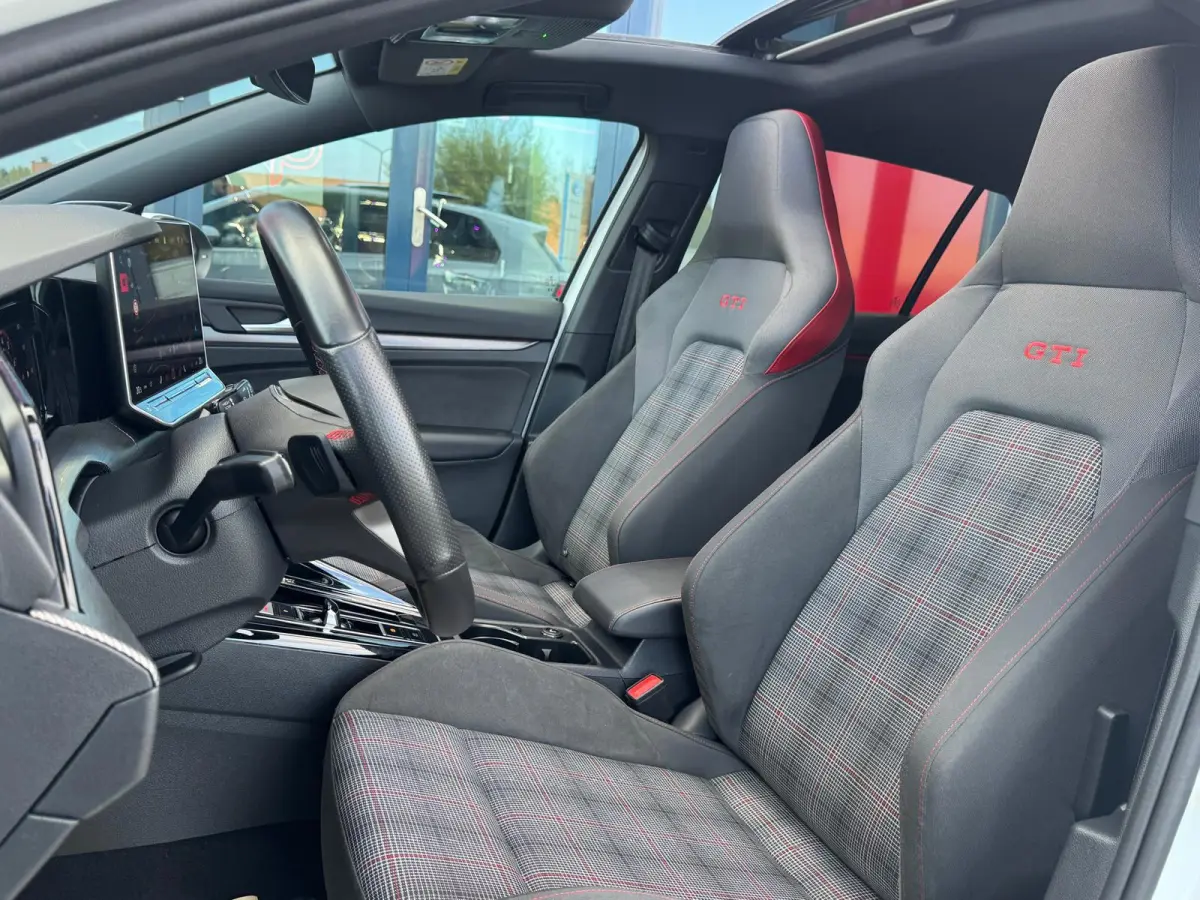 2.0 TSI GTI Vol ! | Panorama | IQ-Lights | H/K | Head-UP | Camera | Carplay | BTW |