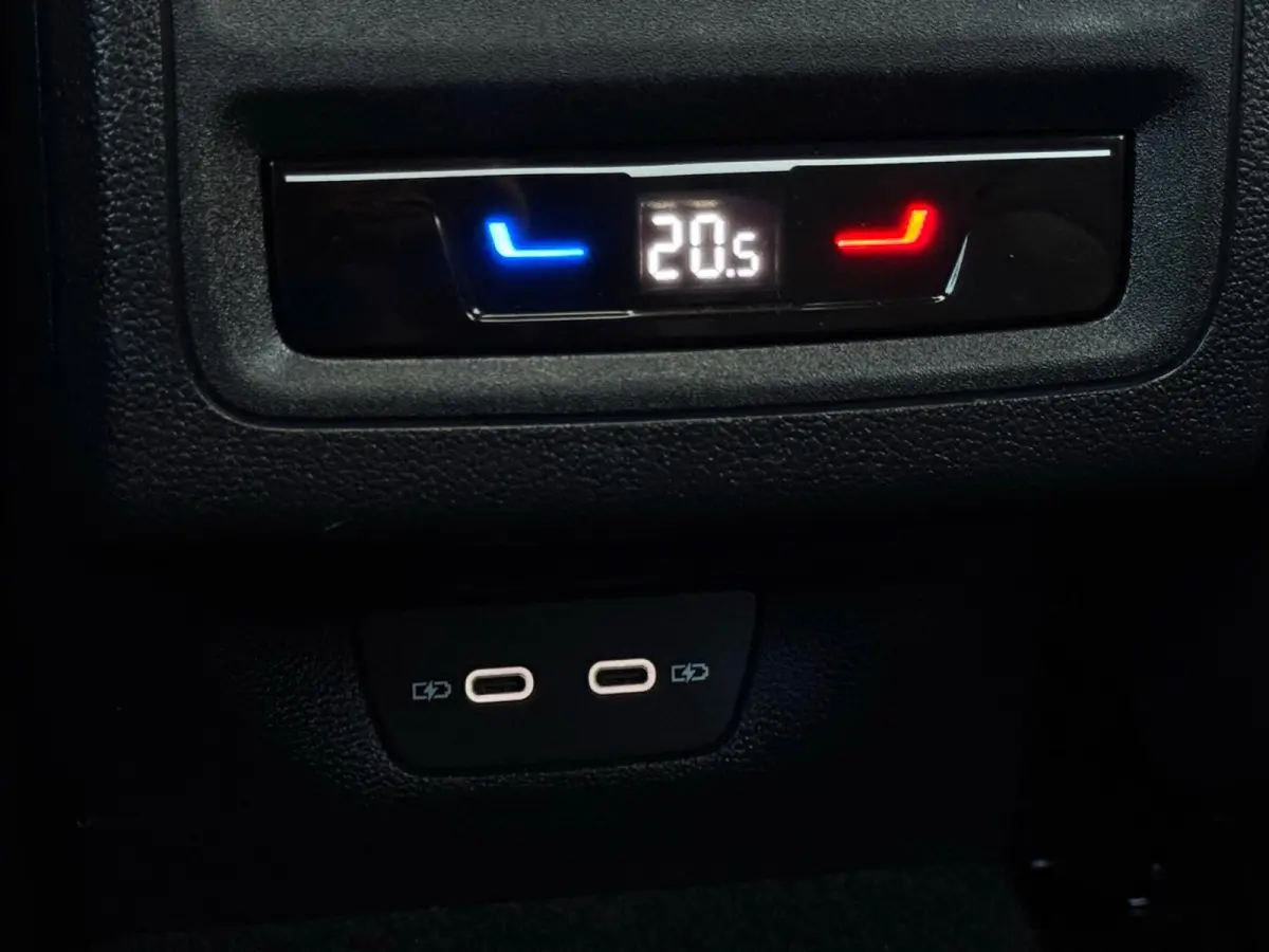 2.0 TSI GTI Vol ! | Panorama | IQ-Lights | H/K | Head-UP | Camera | Carplay | BTW |