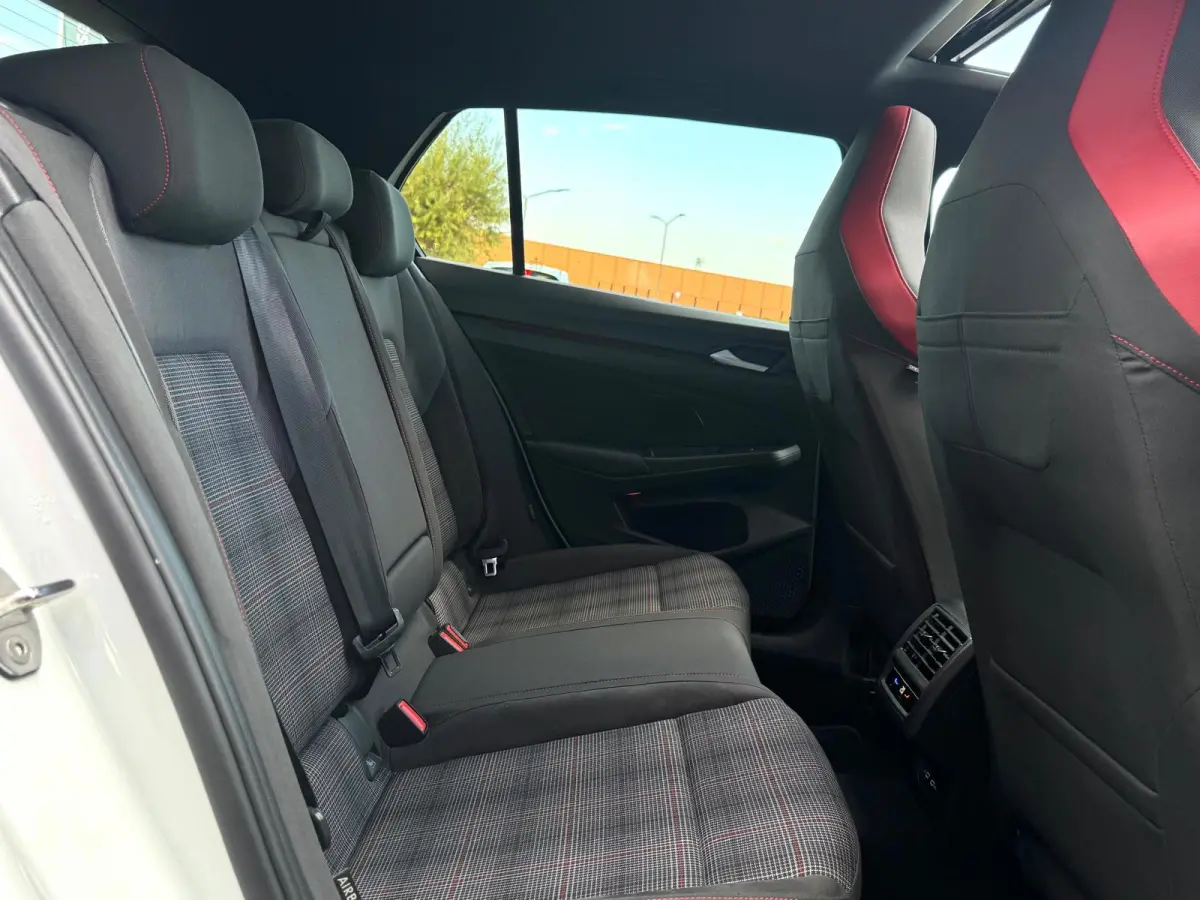 2.0 TSI GTI Vol ! | Panorama | IQ-Lights | H/K | Head-UP | Camera | Carplay | BTW |