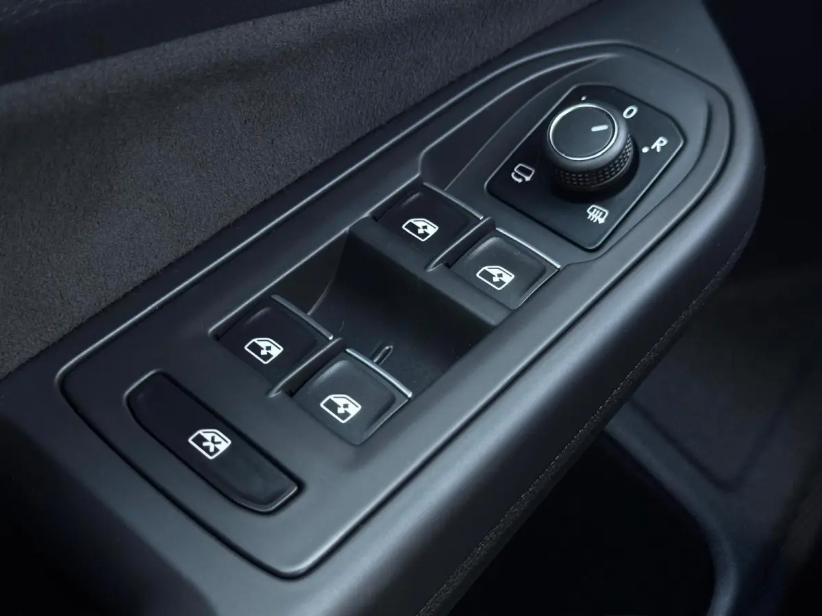 2.0 TSI GTI Vol ! | Panorama | IQ-Lights | H/K | Head-UP | Camera | Carplay | BTW |