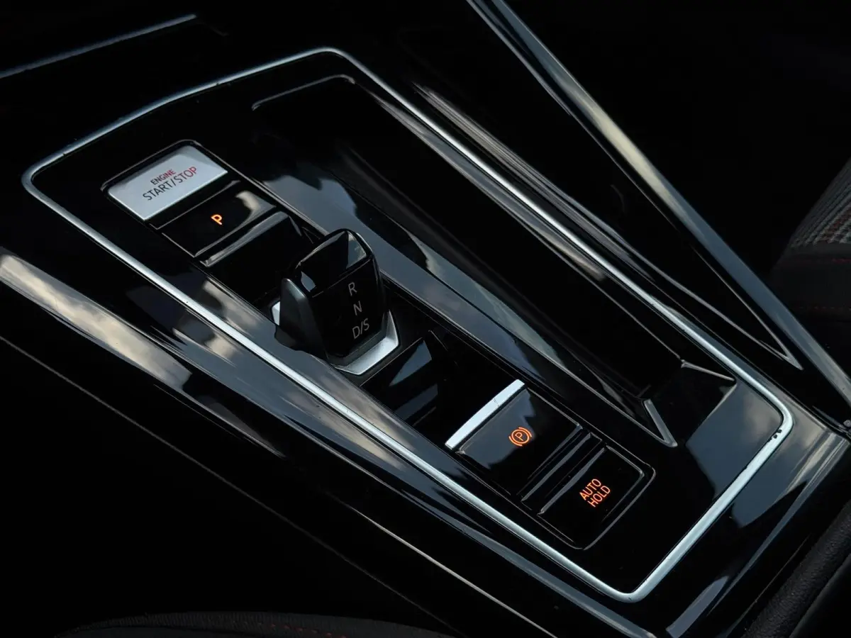 2.0 TSI GTI Vol ! | Panorama | IQ-Lights | H/K | Head-UP | Camera | Carplay | BTW |