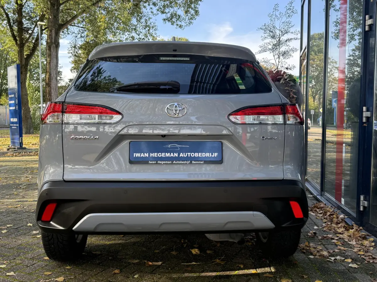 Hybrid 140 Business | Navigatie | Apple Carplay | Cruise Control | Parkeersensoren + Camera | Licht metalen velgen