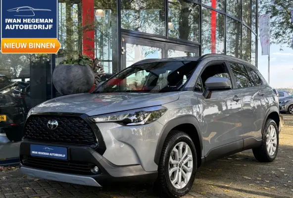 Hybrid 140 Business | Navigatie | Apple Carplay | Cruise Control | Parkeersensoren + Camera | Licht metalen velgen