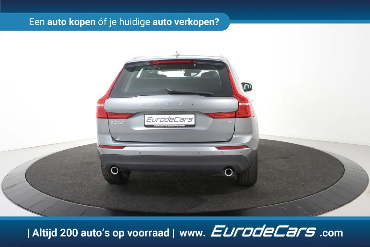 2.0 B4 Momentum *1ste Eigenaar*Leer*Panoramadak*Trekhaak*