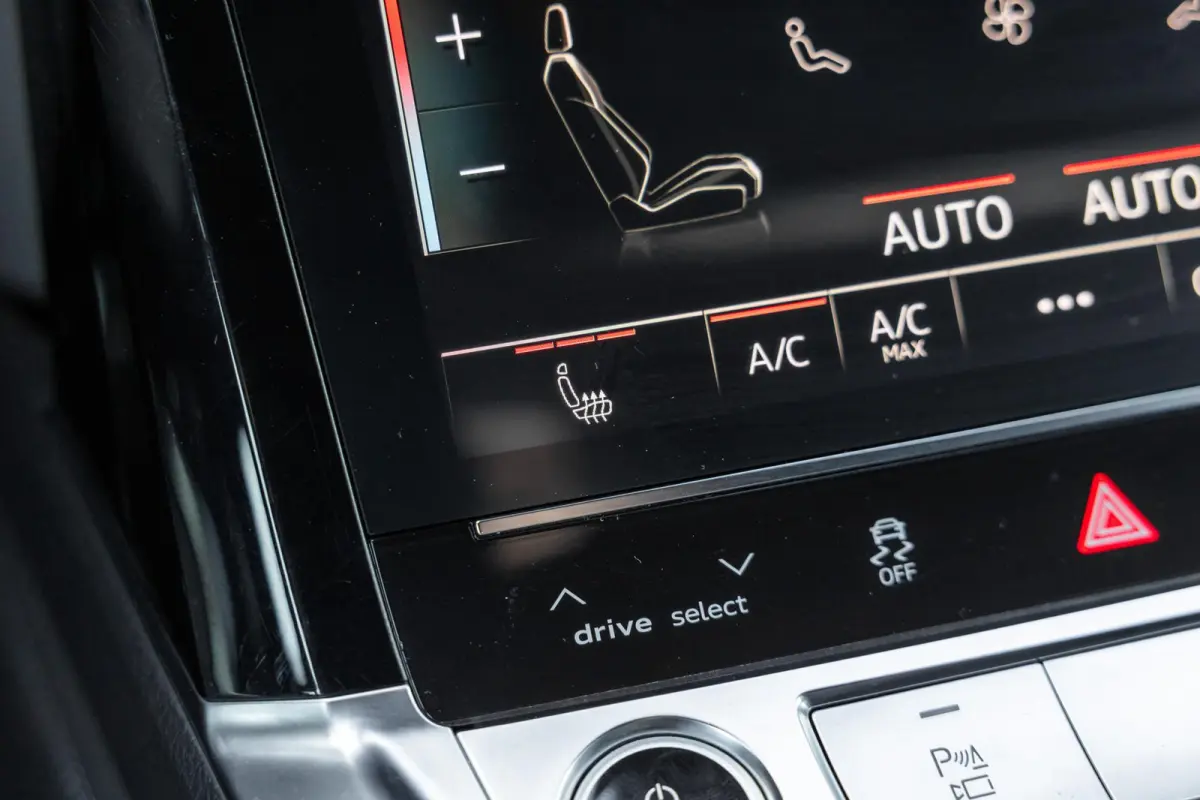 55 408pk quattro S edition 115 kWh | 22'' velgen | Luchtvering | Apple Carplay/Android Auto