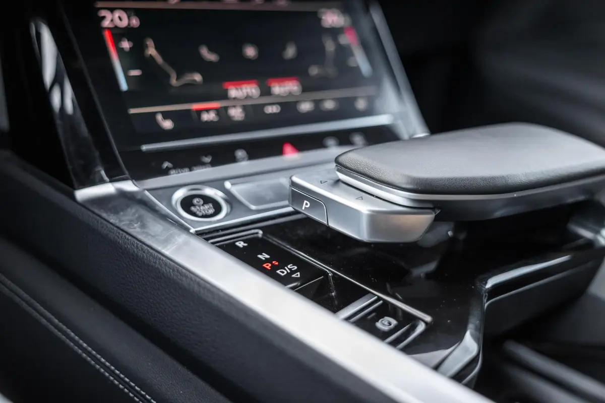 55 408pk quattro S edition 115 kWh | 22'' velgen | Luchtvering | Apple Carplay/Android Auto