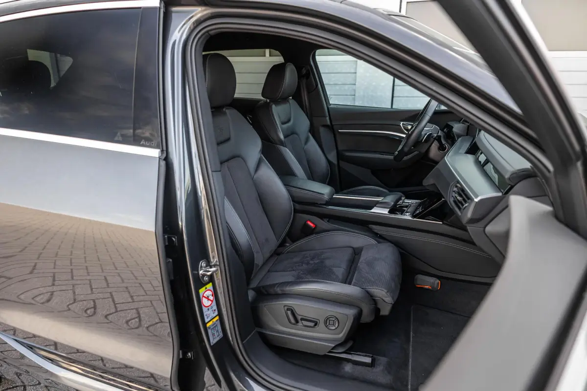 55 408pk quattro S edition 115 kWh | 22'' velgen | Luchtvering | Apple Carplay/Android Auto