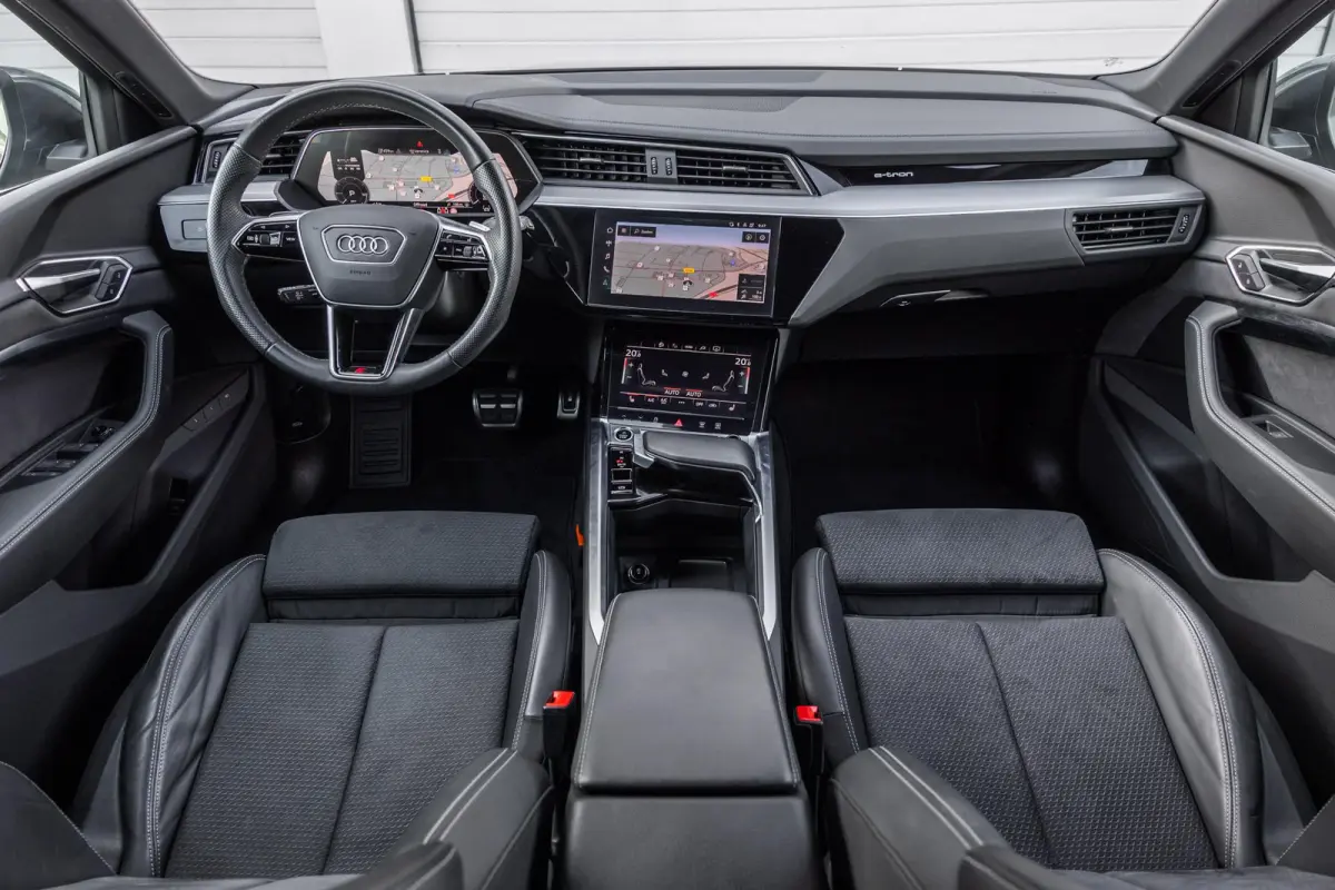 55 408pk quattro S edition 115 kWh | 22'' velgen | Luchtvering | Apple Carplay/Android Auto