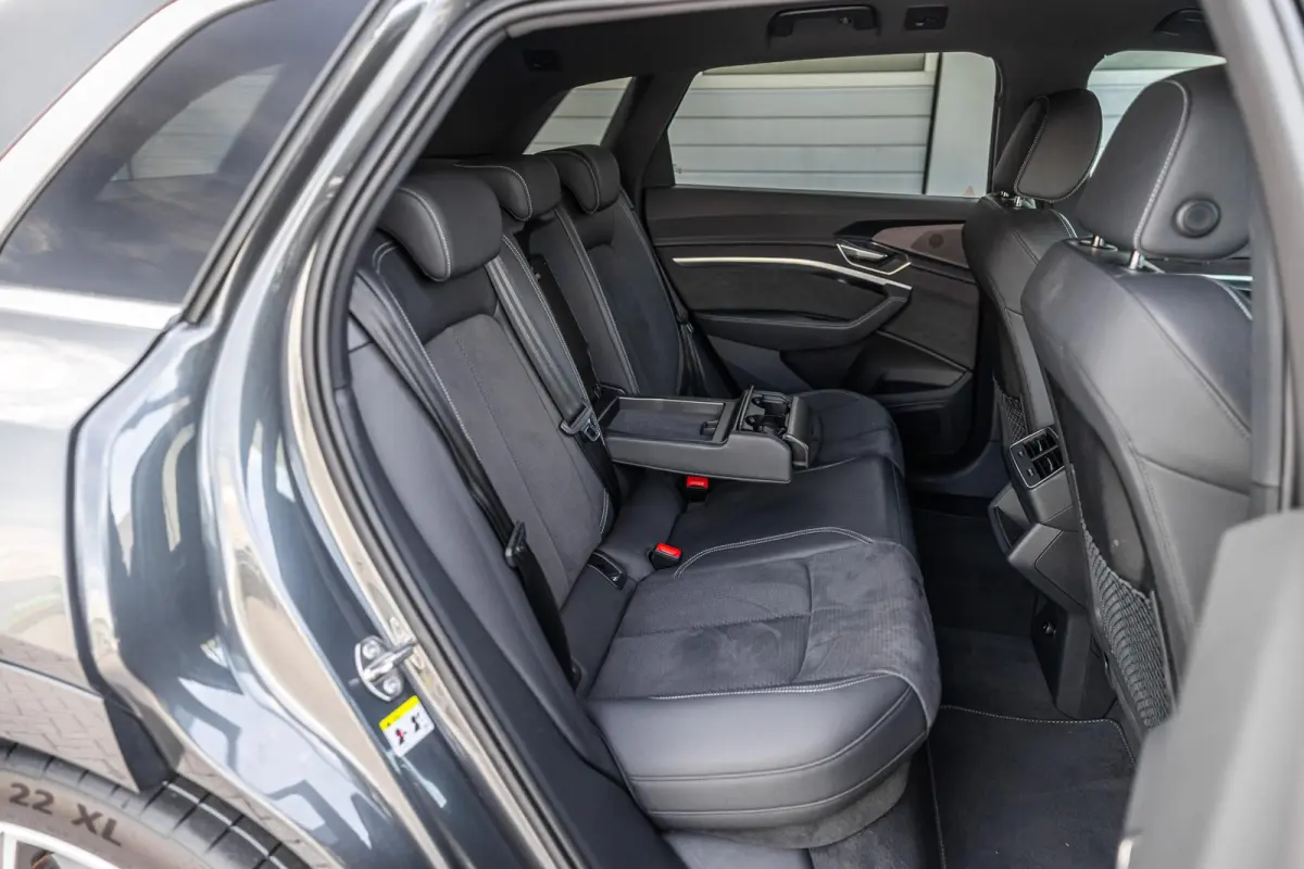55 408pk quattro S edition 115 kWh | 22'' velgen | Luchtvering | Apple Carplay/Android Auto