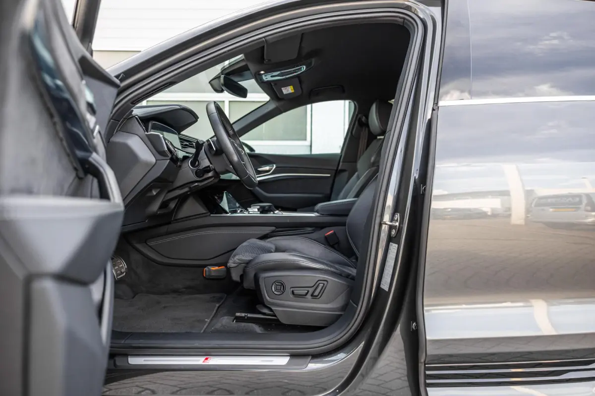 55 408pk quattro S edition 115 kWh | 22'' velgen | Luchtvering | Apple Carplay/Android Auto