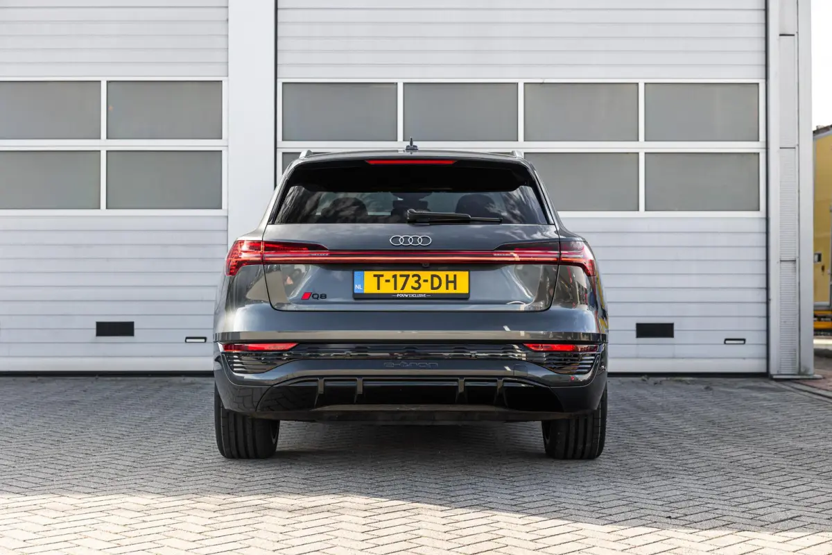 55 408pk quattro S edition 115 kWh | 22'' velgen | Luchtvering | Apple Carplay/Android Auto